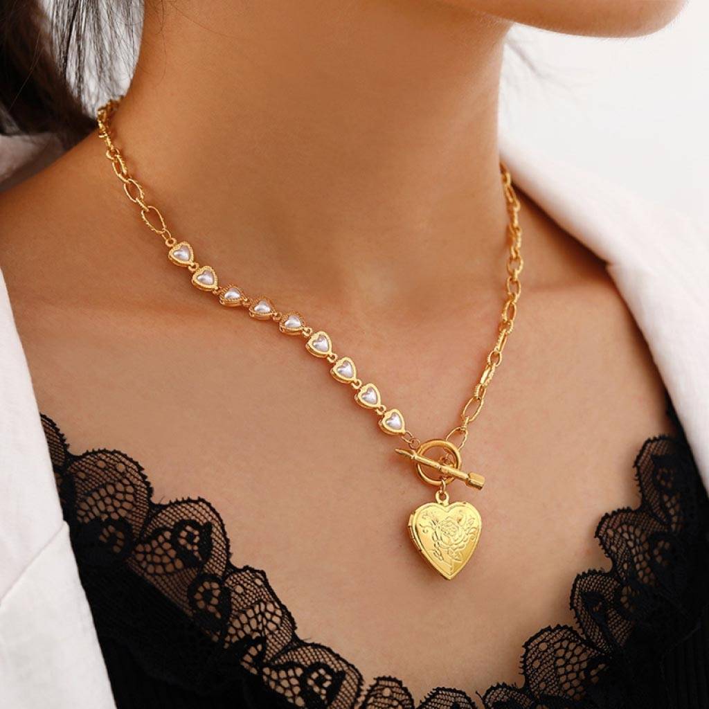 Gold Heart Pendant Necklace Jewelry